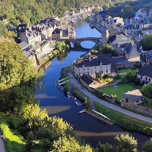 Apartment Escapade Sur Le Port De, Dinan