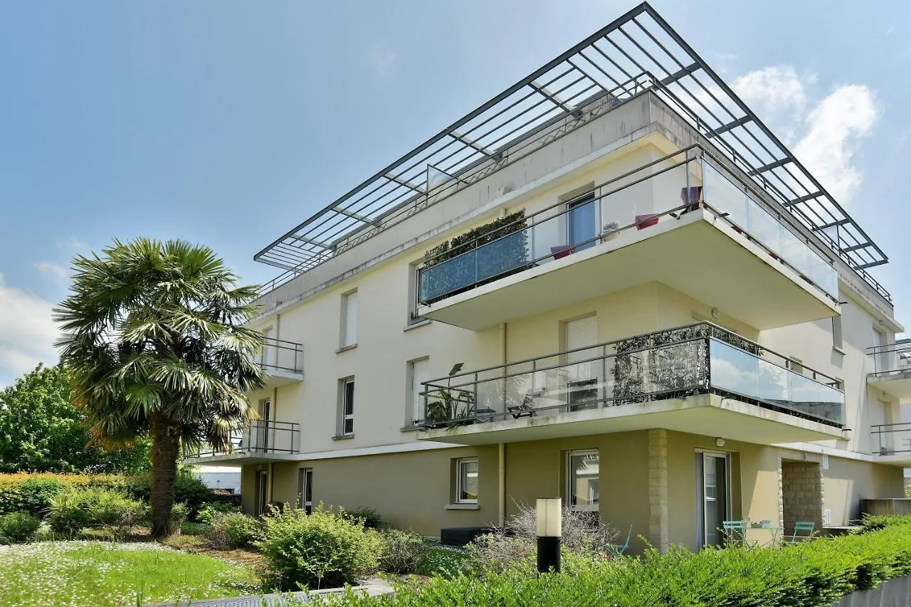 Escapade A Dinan - Appartement Avec Jardin Et Parking Prive 0*,  Frankrijk